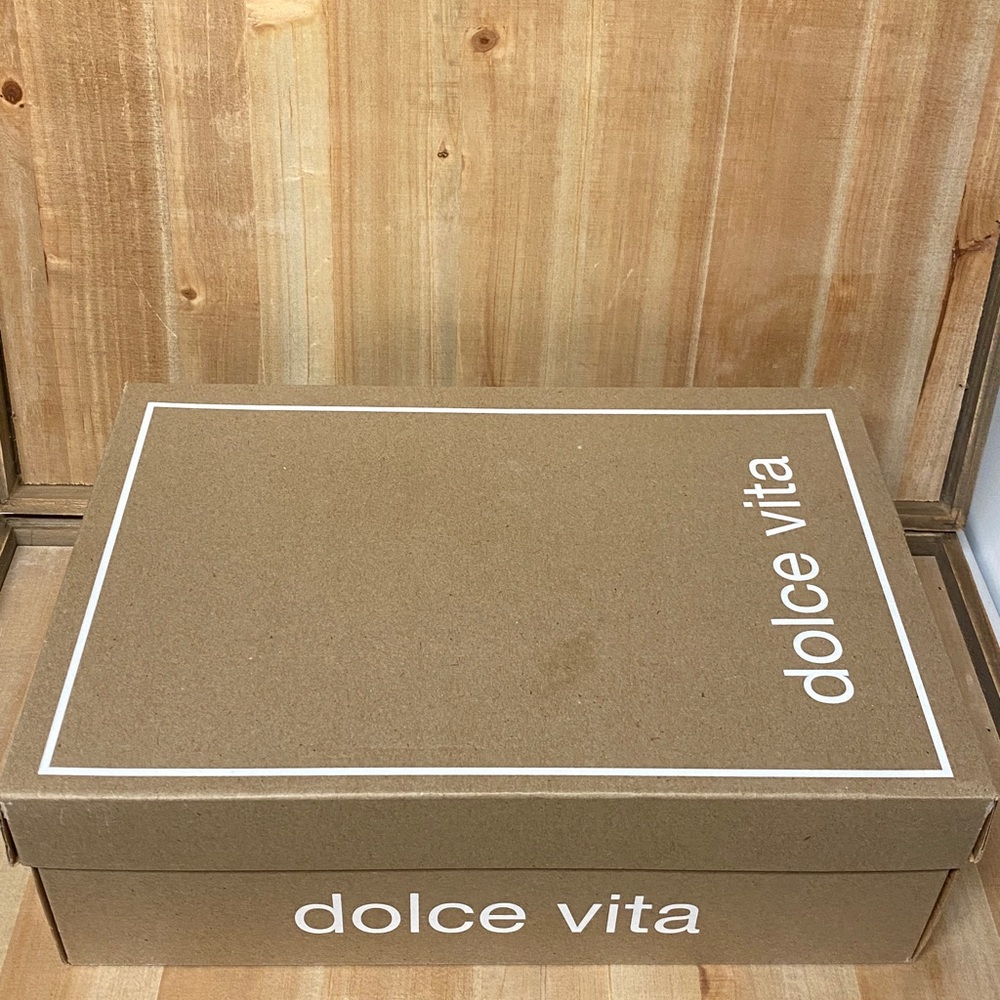 Dolce Vita Zina Sneakers - Picture 12 of 12